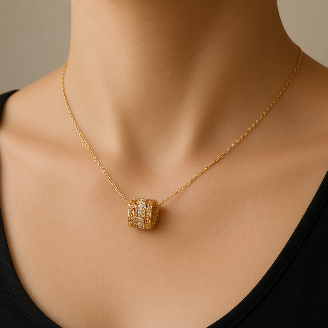 Oria Necklace (short, chic, golden-inspired, unique)